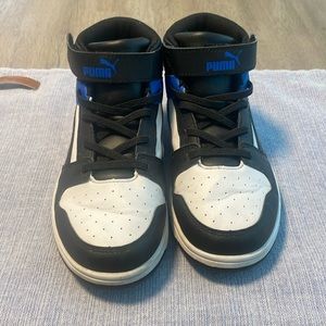Puma Boys Size 3 Like New High Top Sneakers